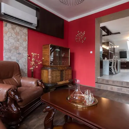 Golden Tree Loft In The Heart Of