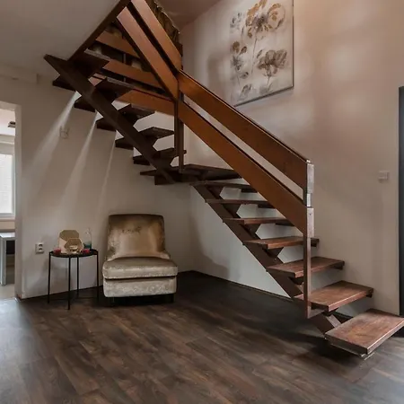 Golden Tree Loft In The Heart Of Apartman Prága