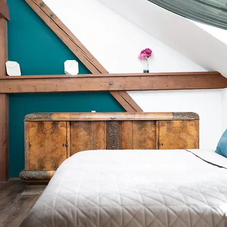 Golden Tree Loft In The Heart Of Praha