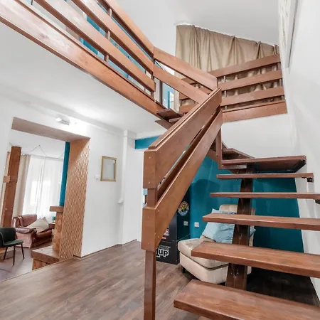 Апартаменты Golden Tree Loft In The Heart Of Прага