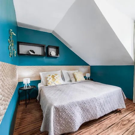 Golden Tree Loft In The Heart Of Апартаменты