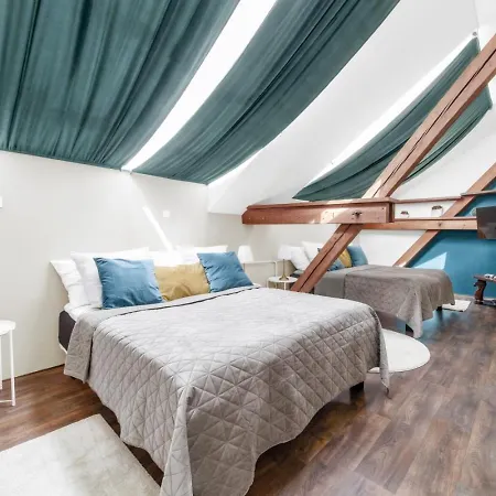 Golden Tree Loft In The Heart Of * Praha