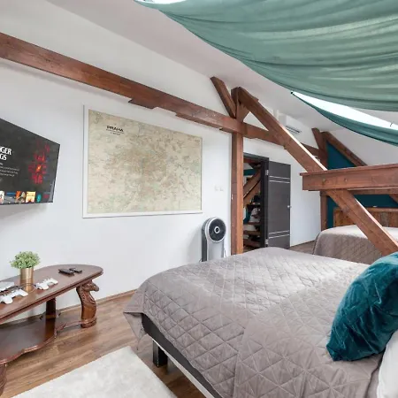 Golden Tree Loft In The Heart Of