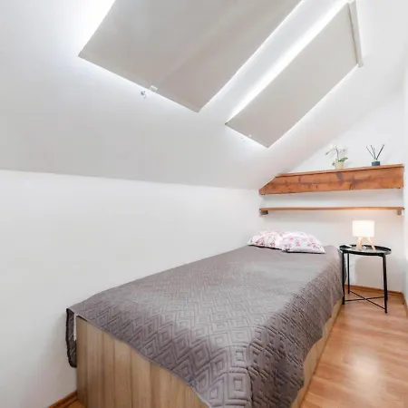 Golden Tree Loft In The Heart Of