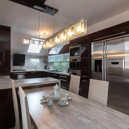 Daire Golden Tree Loft In The Heart Of *
